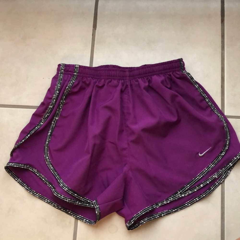Nike Running Shorts - Picture 2 of 3